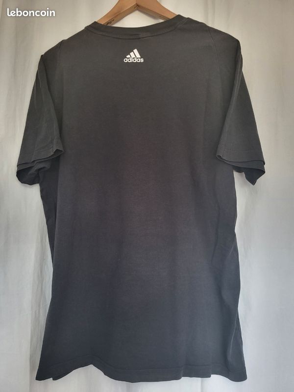 T-shirt Adidas pour homme très bon état taille L couleur noir (image 2)
