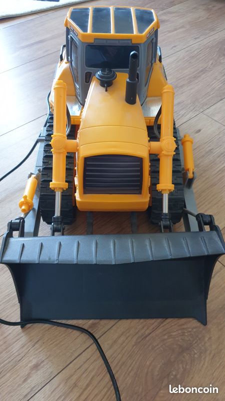 Buldozer télécommandé (image 4)