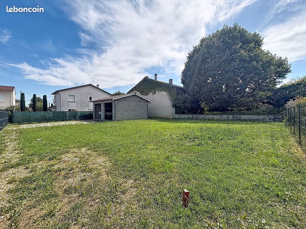 Terrain 541 m² · à Bourg-Saint-Christophe · 541 m² · 140 000 €