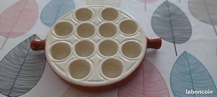 1 Plateau à escargot Émile Henry en céramique émaillée - France