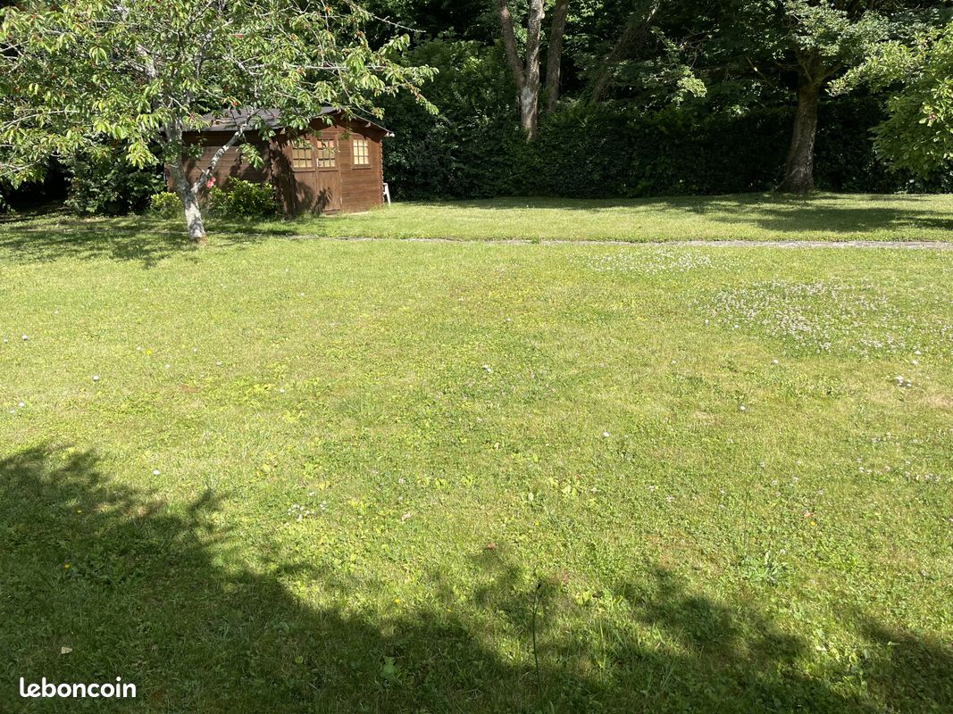 Terrain 1190 m² Sainte-Geneviève (image 1)