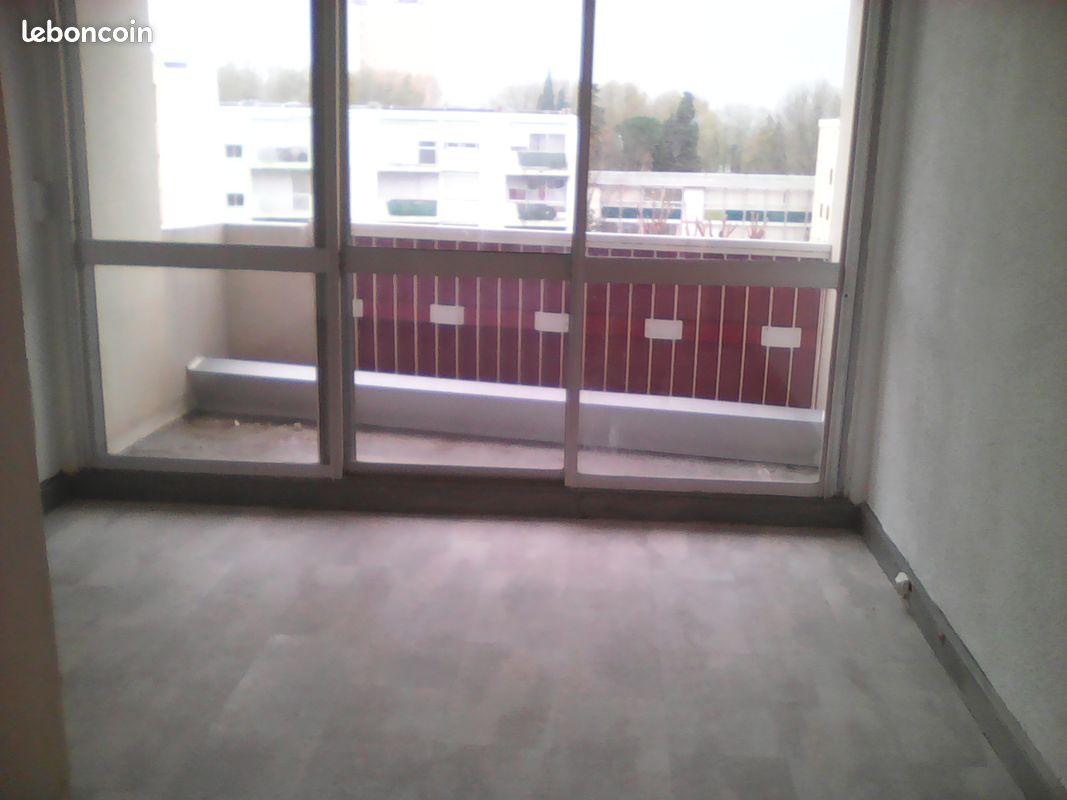 Appartement 1 pièce 24 m² · à Nîmes · 24 m² · 390 €