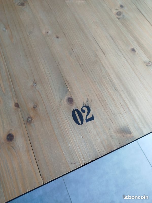 Table industrielle (image 3)
