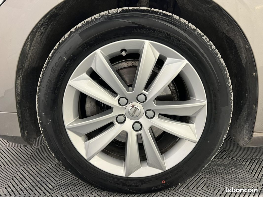 VOLVO V60 D4 190 ch Geartronic 8 Momentum (image 18)