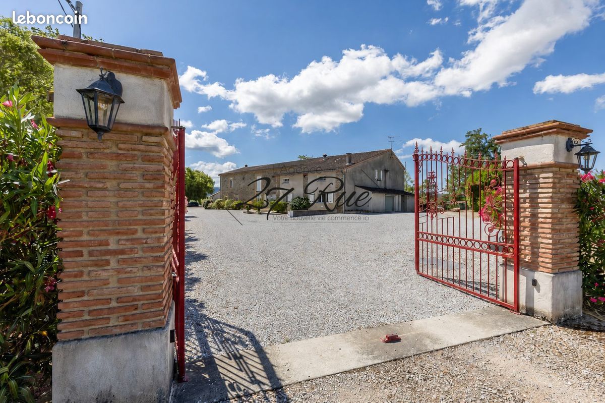 Maison 16 pièces 750 m² · à Revel · 750 m² · 650 000 €