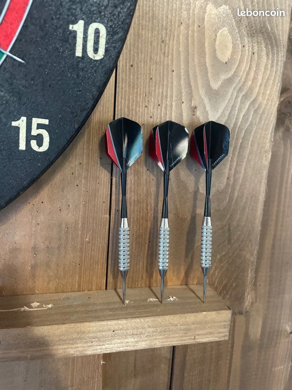 Jeu De Fléchettes En Bois Sur Pied Avec Ses 6 Fléchettes Jaunes Et Rouges Incluses