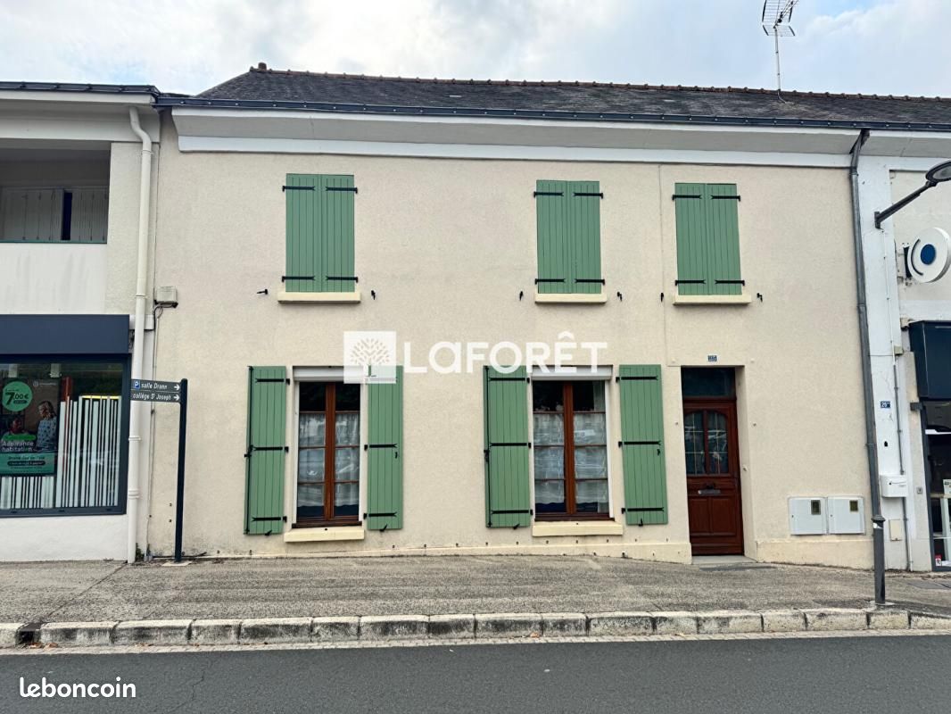 Maison 6 pièces 182 m² · à Doué-en-Anjou · 182 m² · 242 500 €