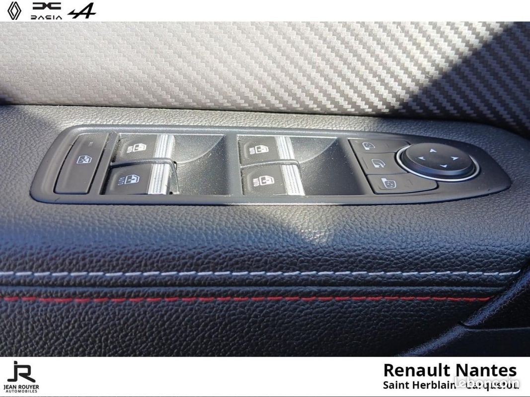 Renault Captur E-Tech hybride rechargeable 160ch RS Line (image 24)