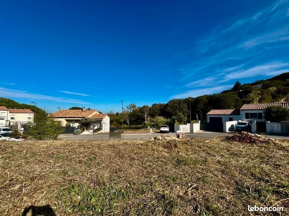 Terrain 418 m² Roullens · 24 800 €