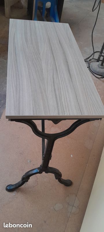 Table/Console (image 2)