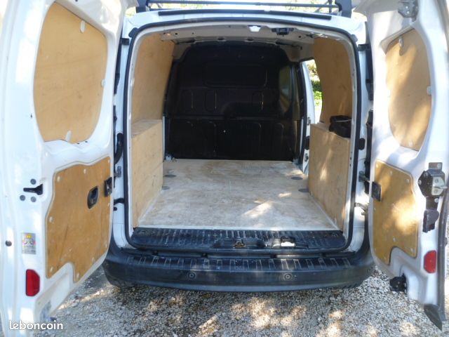 Renault kangoo dci 90ch maxi extra r link 12/2018 79800km 10333.33 ht (image 7)