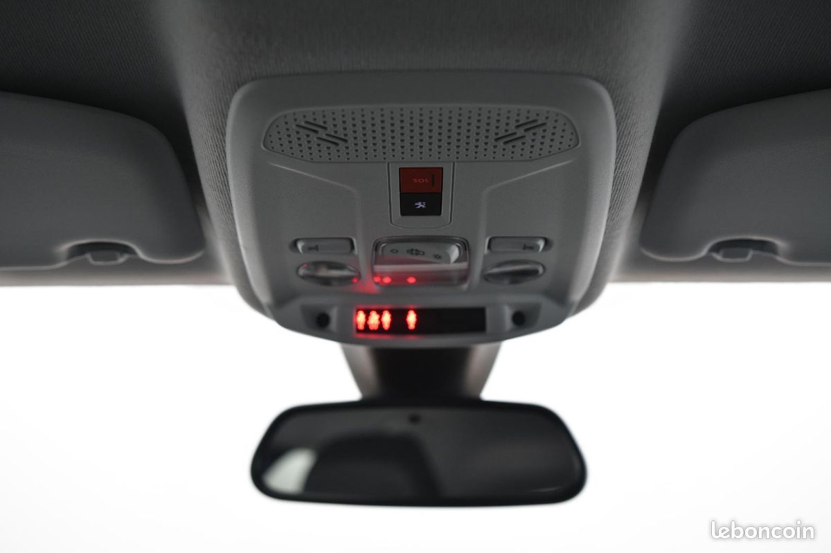 PEUGEOT 208 PureTech 100 S&S BVM6 Allure (image 30)