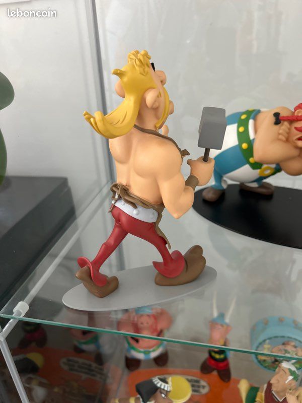 FIGURINE DE COLLECTION Astérix Leblon-Delienne Idéfix surpris LAS19F