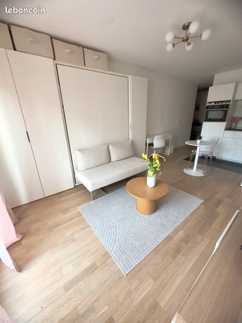 Studio neuf équipé avec parking