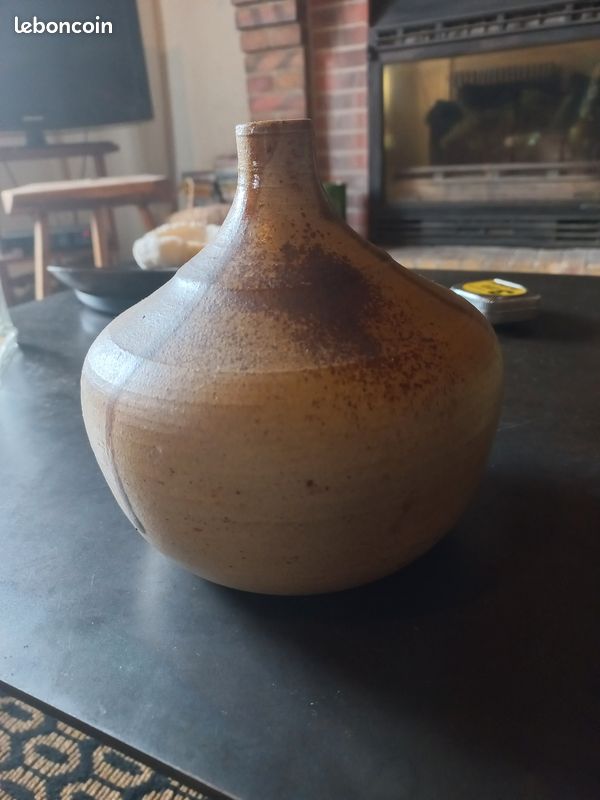 Vase en grés (image 1)