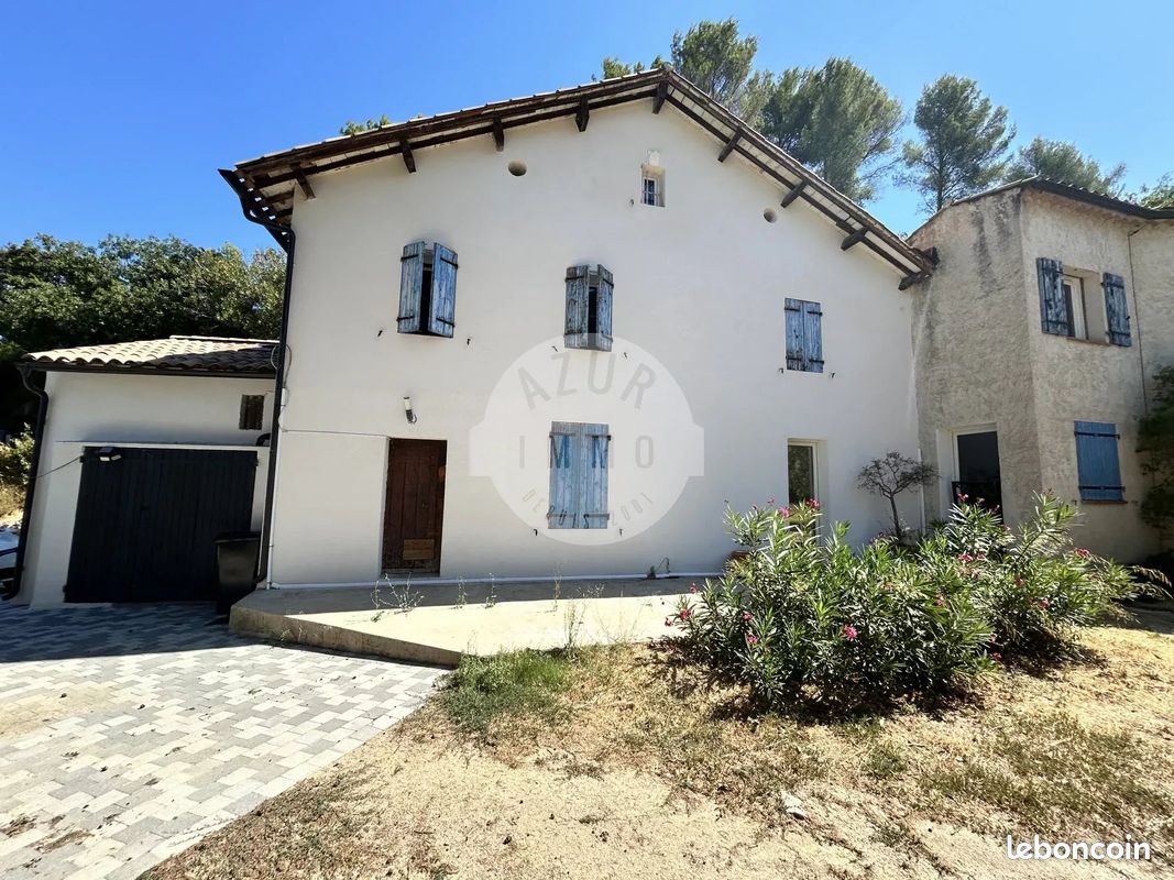 Maison 4 pièces 196 m² · à Roquevaire · 196 m² · 1 995 €/mois