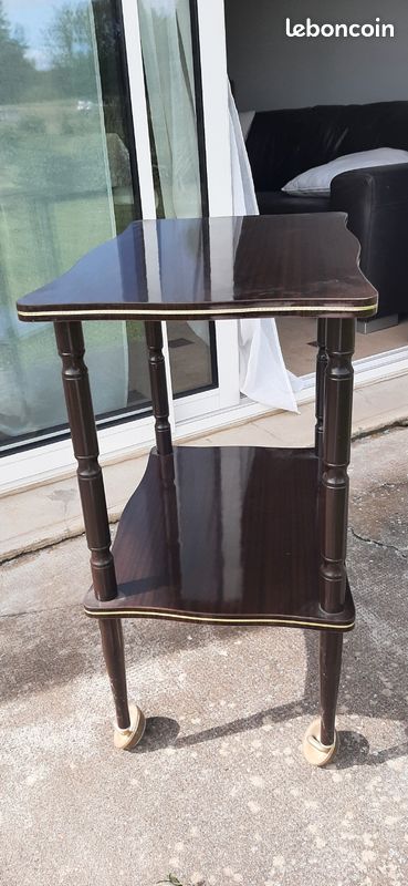 Table TV (image 1)
