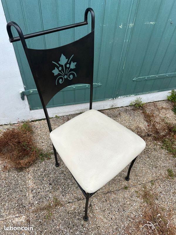 Lot de 2 Chaises en fer forgé avec assise blanche confortable (image 1)