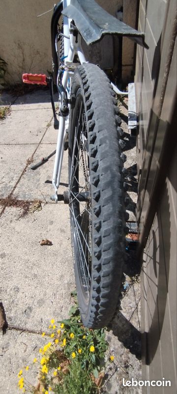 Vélo VTT enfant (24" - 7/10ans) (image 3)