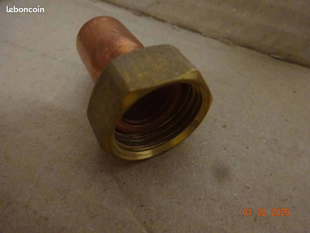Divers raccords et écrous collet battu, en laiton (image 15)
