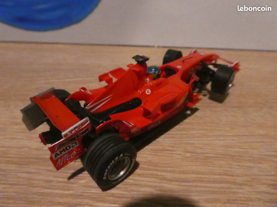 racing et voitures de circuits routiers. Le système SCX Compact