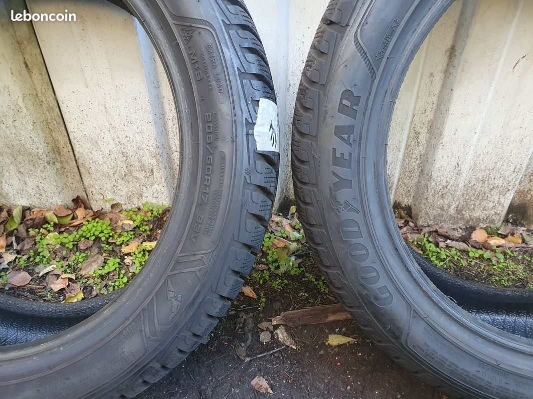 2 pneus hiver 205 50 17 93V Goodyear (image 2)