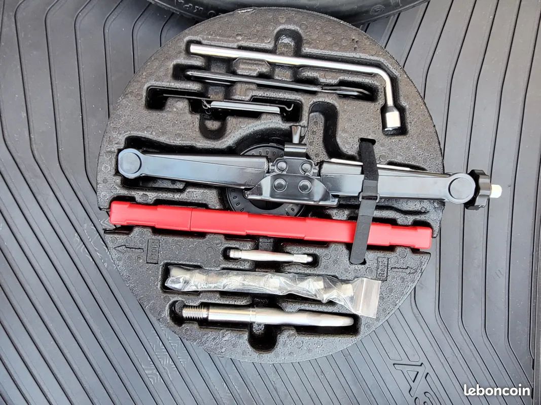 Kit roue de secours galette d'origine , Mercedes GLC , GLE , GL , complet avec accessoires (image 3)