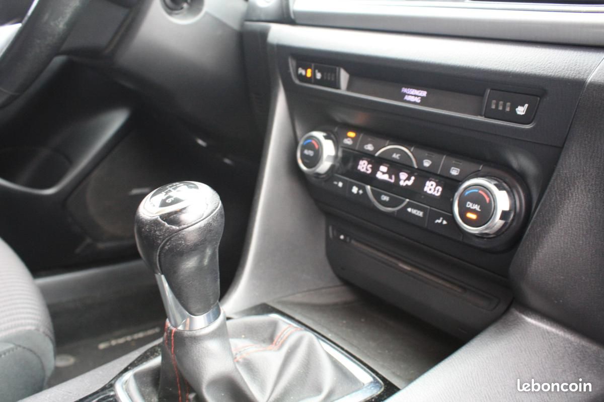 Mazda 3 III 2.2 150 Dynamique 5p (image 27)
