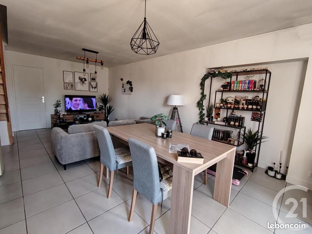 Maison 3 pièces 60 m² · à Ussy · 60 m² · 550 €