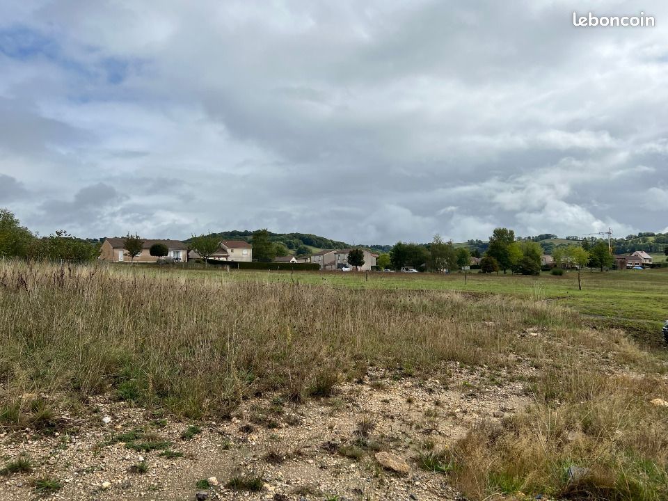 Terrain 569 m² Naucelles · 43 200 €