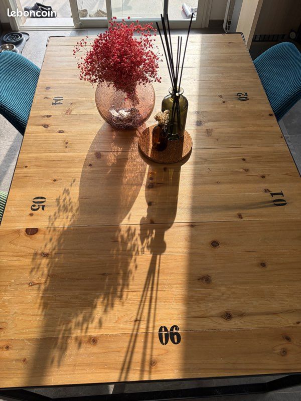 Table à manger industrielle de chez Maison du monde (image 3)