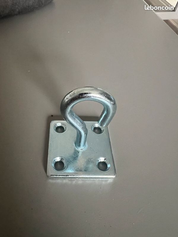 Crochet sur platine carrée (image 2)