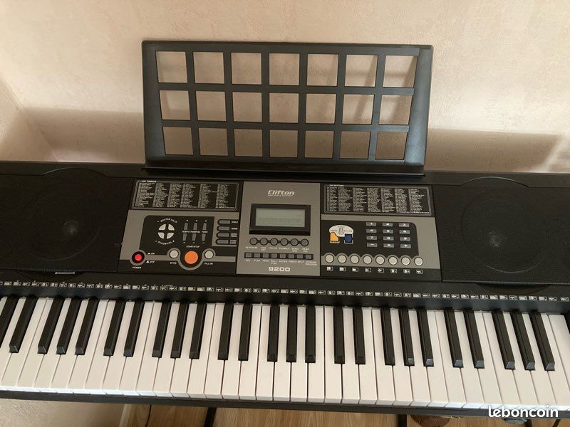 Clavier électrique Clifton (image 1)