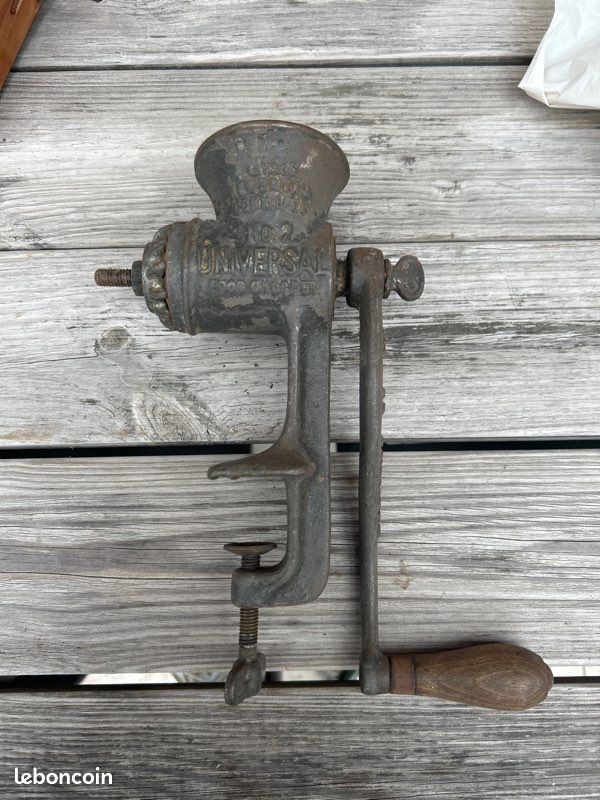 Hachoir ancien (image 1)
