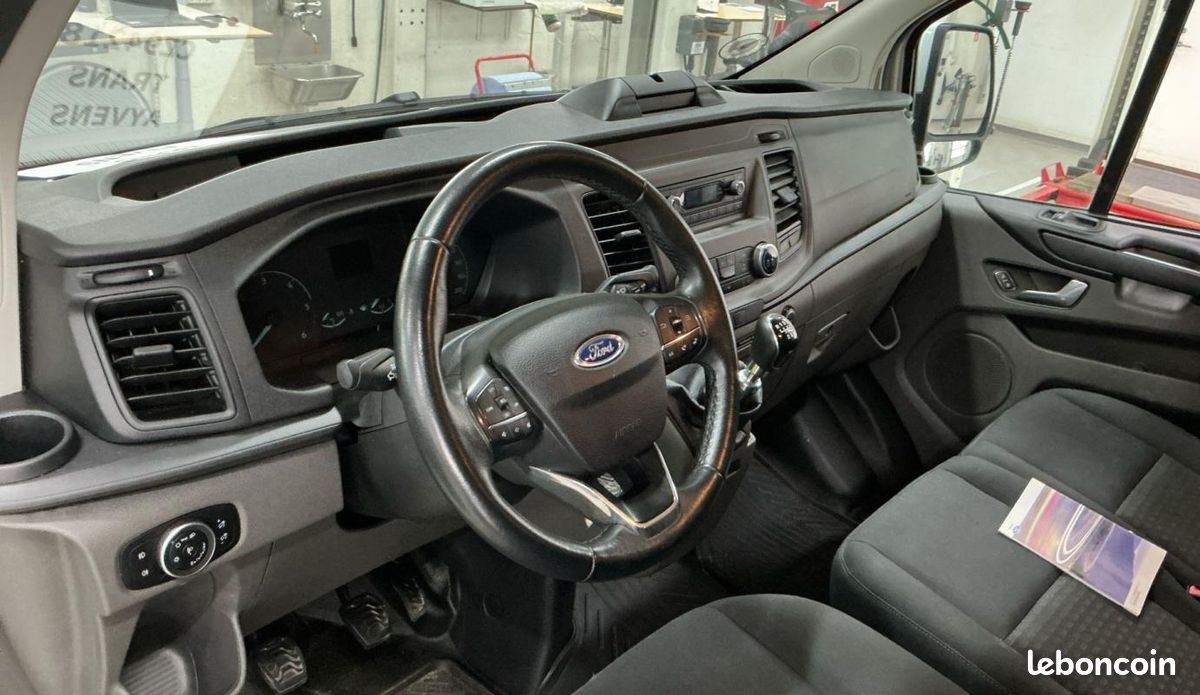 Ford Transit Custom FOURGON 320 l1h1 2.0 TDCi 130 Trend (image 3)