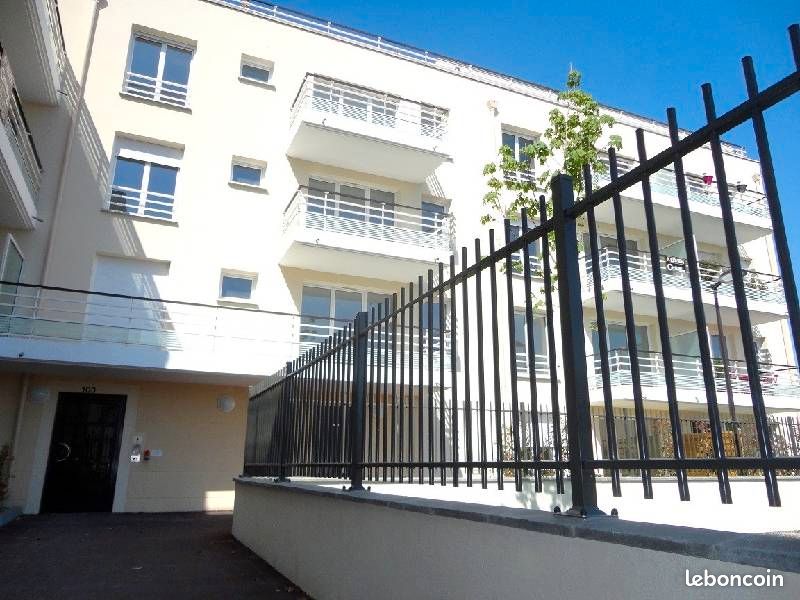 Appartement 3 pièces 61 m² · à Corbeil-Essonnes · 61 m² · 960 €
