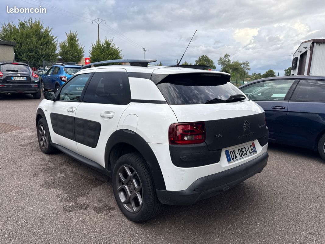 CITROEN C4 CACTUS 1.6 BlueHDi 100 Shine (image 2)