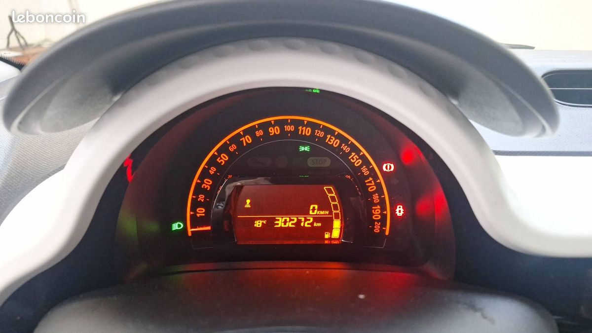 Renault twingo iii sce 65 equilibre (image 14)