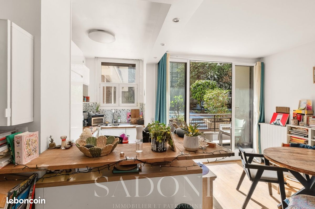 Appartement 1 pièce 43 m² · à Neuilly-sur-Seine · 43 m² · 395 000 €