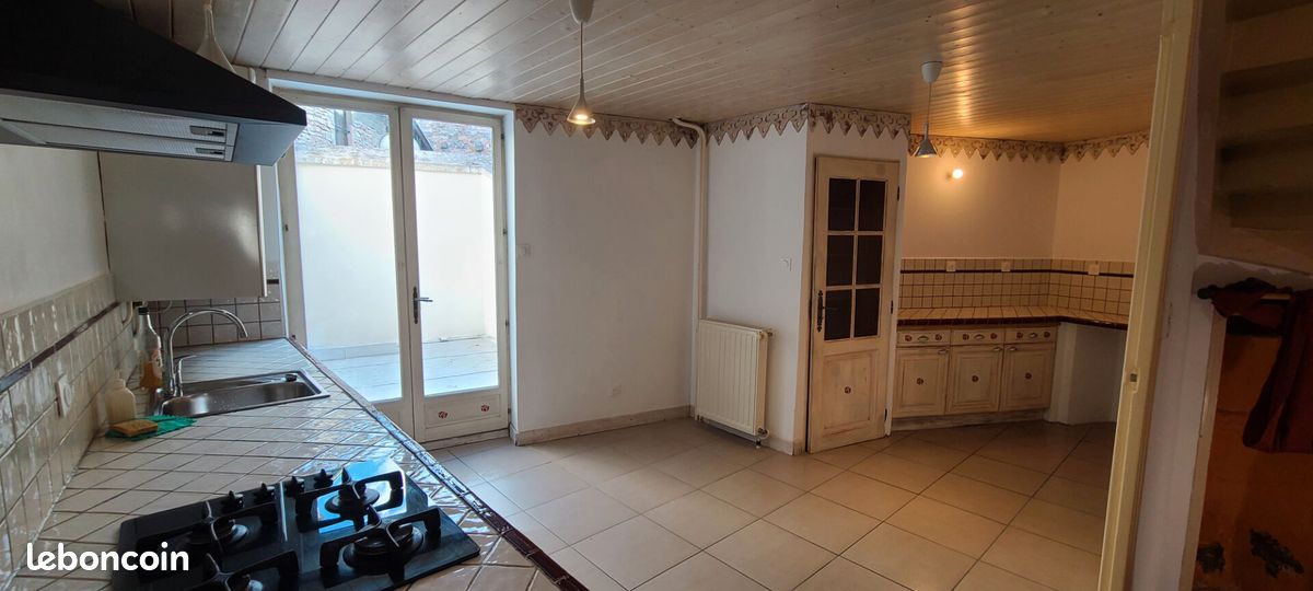 Appartement 4 pièces 140 m² · à Tournus · 140 m² · 810 €/mois
