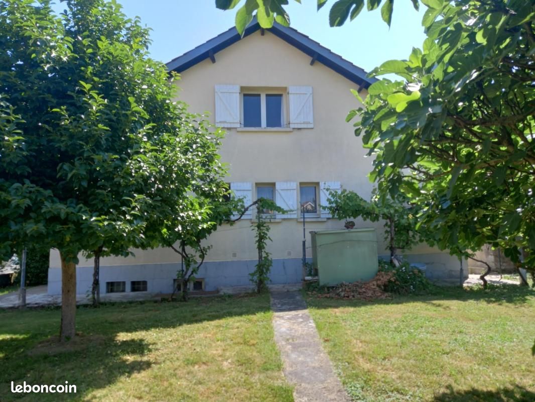 Maison 7 pièces 151 m² · à Villefranche-de-Rouergue · 151 m² · 174 000 €