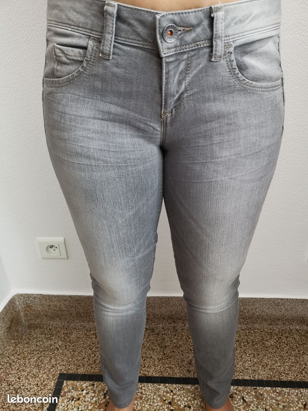 Pantalon gris skinny push up Benetton Taille 27 (image 1)