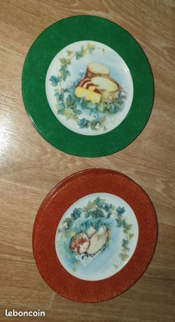 12 assiettes à fromage en faïence de Saint Amand France Les Fromages de