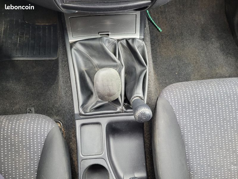 Mitsubishi L200 2.5 TD 178 CLUB CAB INTENSE (image 16)