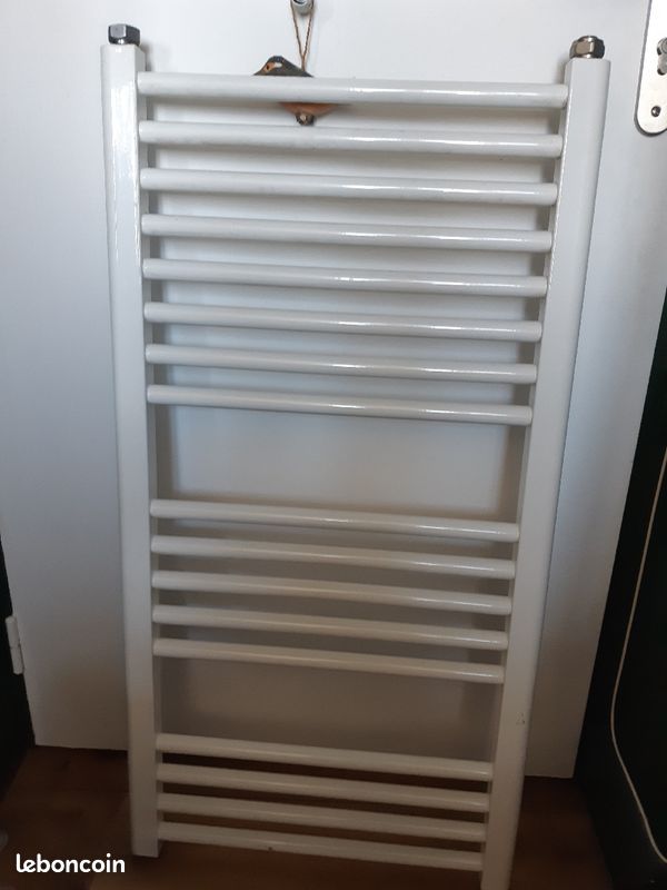 Radiateur seche serviettes au gaz blanc (image 1)