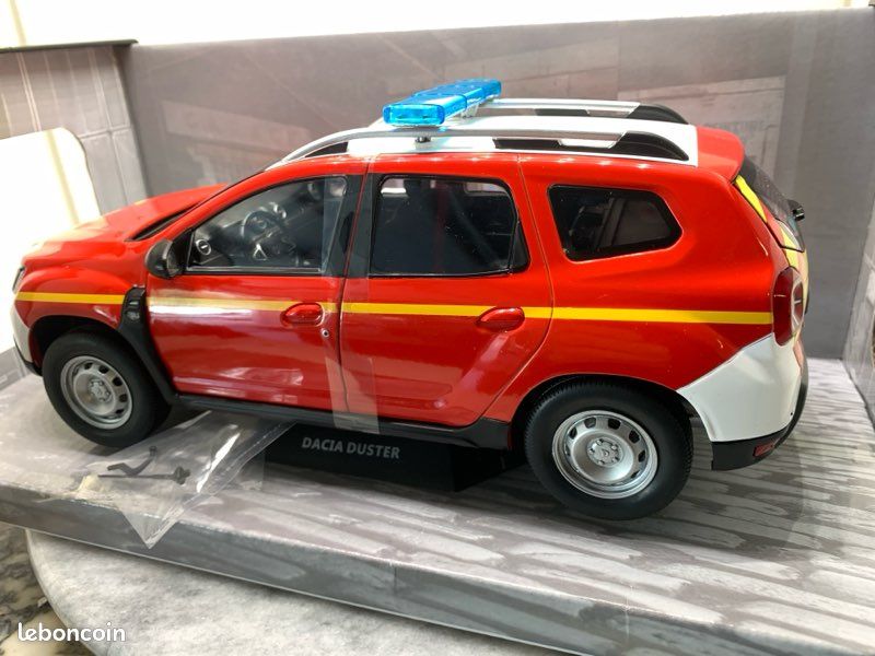 Dacia Duster Pompier Miniature Solido 1/18 - Neuf - Véhicule De Secours
