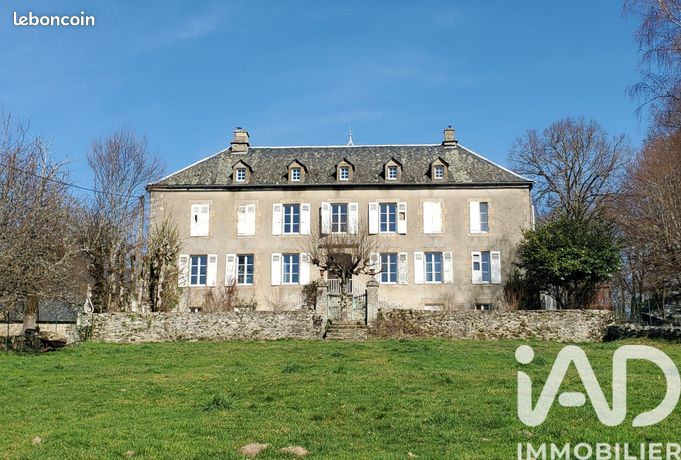 Maison 10 pièces 248 m²