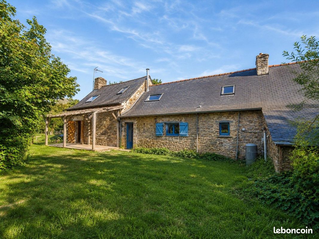 Maison 6 pièces 165 m² · à Saint-Aubin-des-Châteaux · 165 m² · 168 000 €