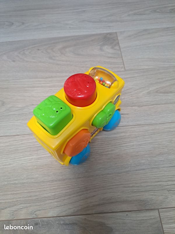 Camion avec formes a encastrer (image 1)