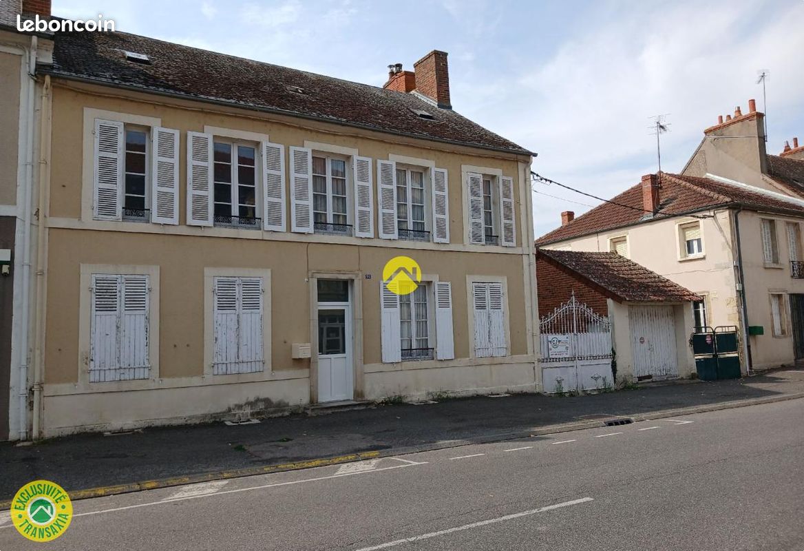 Maison 5 pièces 202 m² · à Lurcy-Lévis · 202 m² · 37 500 €